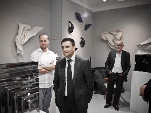 Impression Vernissage Ausstellung Oleksii Zolotariov und Wilhelm Morat