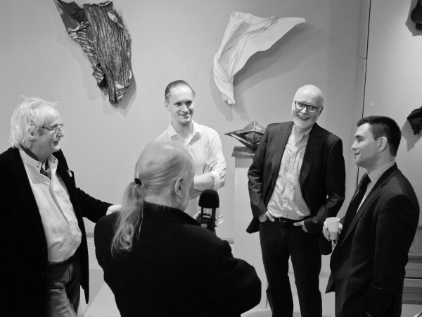 Impression Vernissage Ausstellung Oleksii Zolotariov und Wilhelm Morat