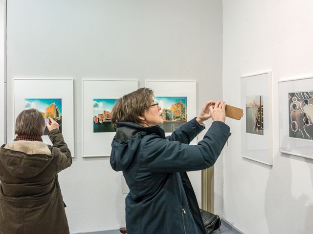 Impression Vernissage Ausstellung Hans Benesch · Übermalungen
